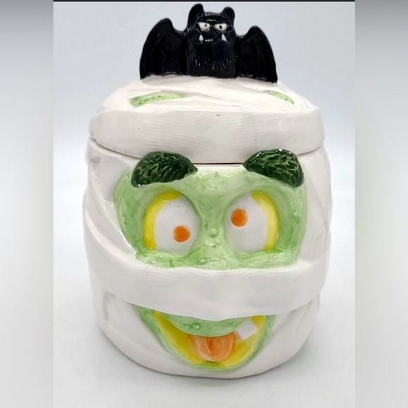 Mummy zombie Ceramic treat jar - Picture 1 of 1